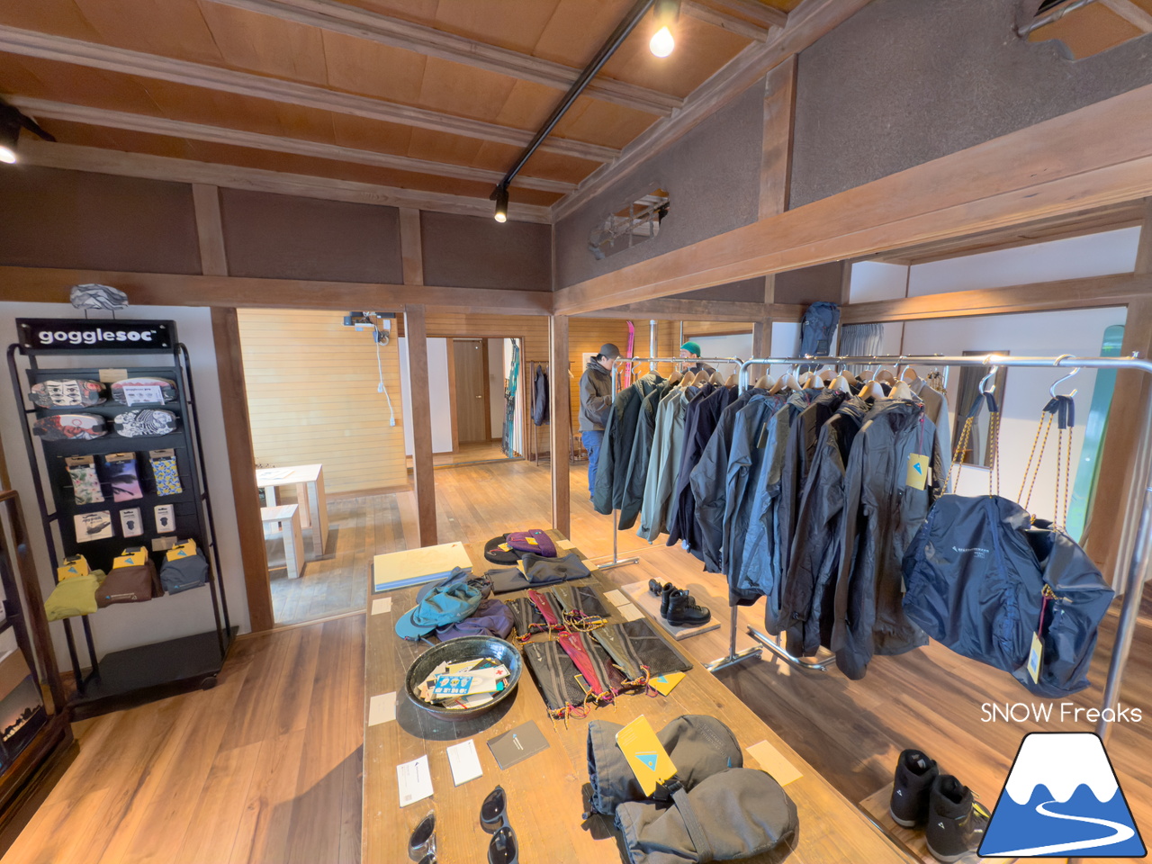 ローカル巡りのシーズン到来！新十津川町そっち岳スキー場でひと滑りしてから、岩見沢市に今月オープンしたスキーハイキング専門店『well-tuned』を訪ねて♪